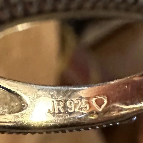 Judith Ripka SS , 18k , and yellow canary stone -6.5-6.75 size - Picture 13 of 16